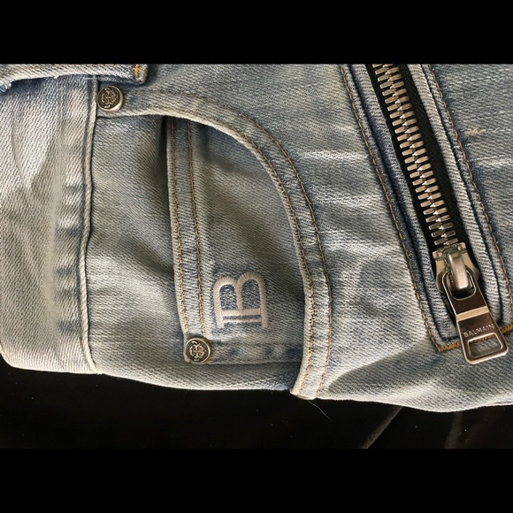 I lost weight can’t fit them. Never got to wear them. - Picture 3 of 4